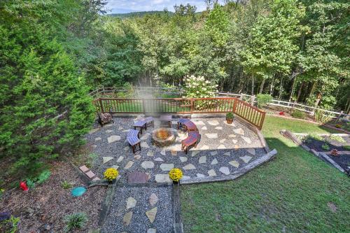 Chateau Relaxeau Breathtaking Spacious Mountain Home on Paved Road - image 7