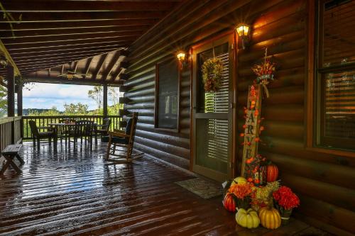 Chateau Relaxeau Breathtaking Spacious Mountain Home on Paved Road - main image