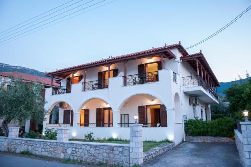 Polichni, Leonidion (Leonidio) (foto 2)