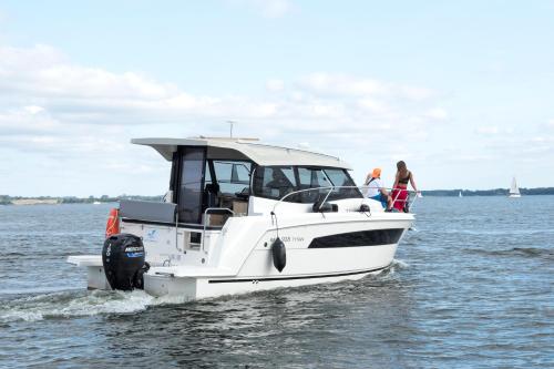 Jacht motorowy Balt Tytan 918 - 3 kabinowy
