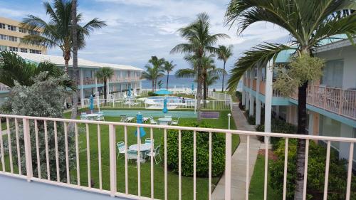 Sunrise Ocean Suites in Hillsboro Beach (FL)