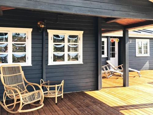  6 person holiday home in R m in Lakolk