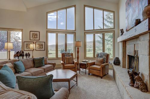 2Br Condo In The Seasons At Arrowhead- Vaulted Ceilings Condo in Edwards, USA