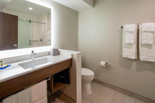 Holiday Inn Express & Suites Chatsworth by IHG in Chatsworth, USA