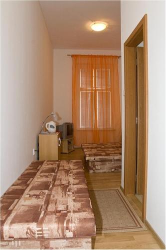 Hyde Park Hostel - image 10