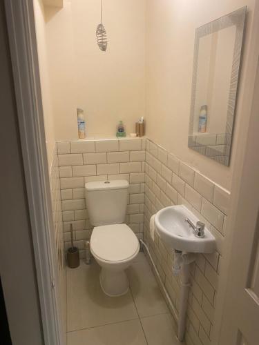 Stunning guest suite - image 3