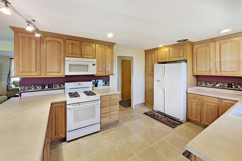 Classic Alpine Gem - Near Dining U of U & Skiing home - image 3