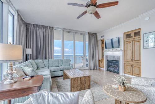 All-Suite Colonnades Penthouse with Pool & Gym condo - image 2