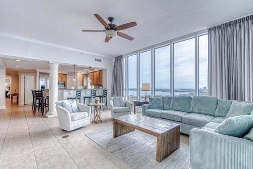 All-Suite Colonnades Penthouse with Pool & Gym condo - image 3