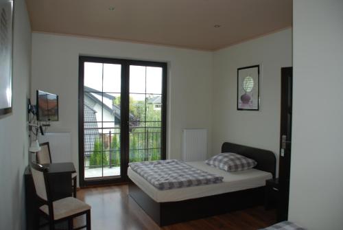 3 twin beds