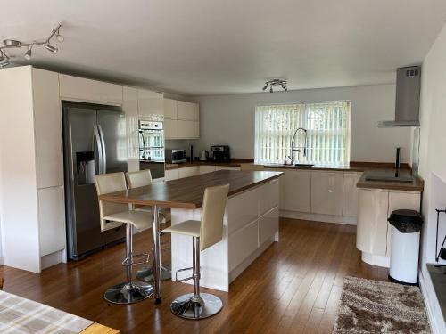 Large 4 Bed 3 Bath House gîte à louer Hambleton