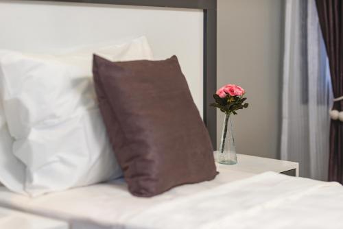 Deluxe Triple Room image 4