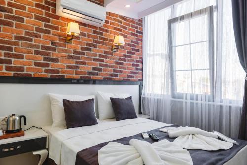 Double Room with Sea View image 7