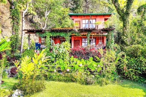 Vista exterior, Casa Paxanax in Santa Cruz la Laguna