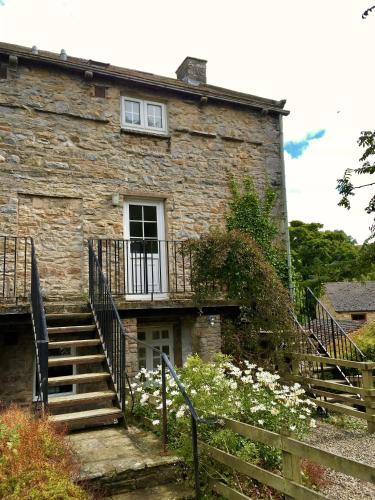 Wonderfully Scenic And Comfortable Dales Mill Property