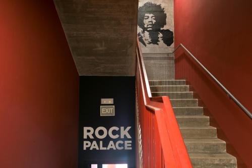 Sant Jordi Hostels Rock Palace - image 6