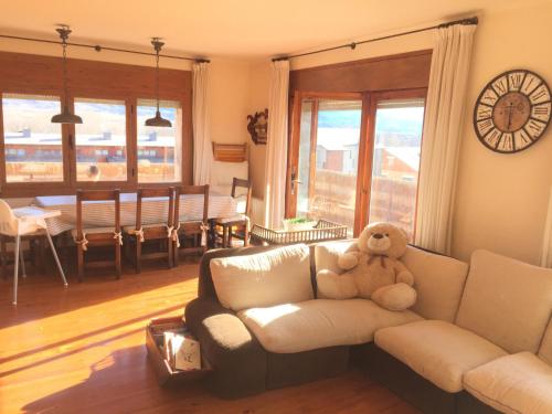  Apartamento soleado. Ideal famílias, Pension in Llivia