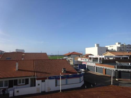 Appart 2eme etage avec balcon et place de parking