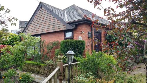 Kert, Hollingworth Lake Guest House Room Only Accommodation in Smithybridge