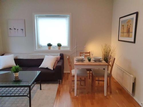 Bright And Central 2-Bedroom Apartment With King Bed, Fully Equipped