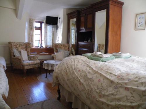 Burton Farmhouse B&B - image 4