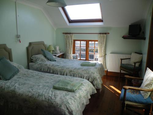 Burton Farmhouse B&B - image 11