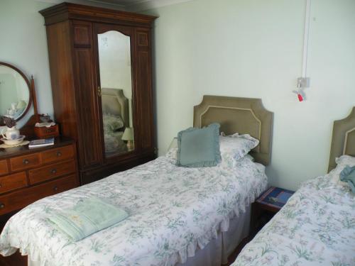 Burton Farmhouse B&B - image 3