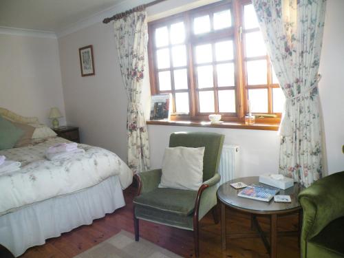 Burton Farmhouse B&B - image 5