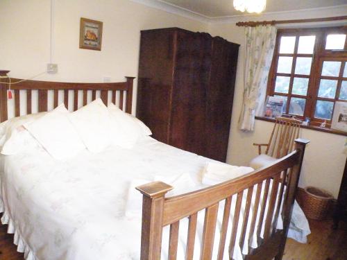 Burton Farmhouse B&B - image 14