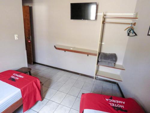 2 twin beds