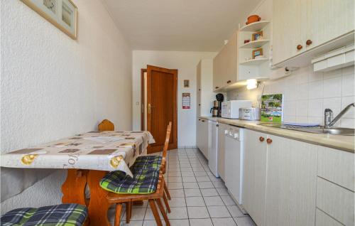 virtuve, Awesome Apartment In Wusterhusen in Wusterhusen