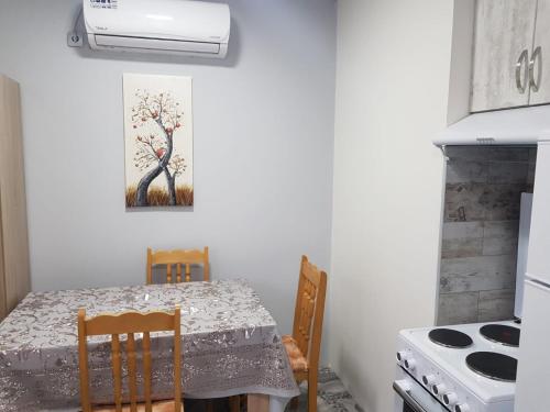 ВЛАД-ДОМ Апартамент за 3-ма с кухня in Vratsa