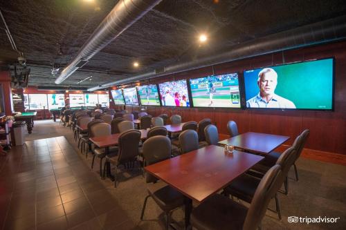 Restaurant, The Business Inn in Ottawa (ON)