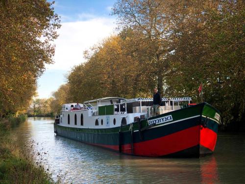 péniche Le Black Mountain - Hotel - Villepinte