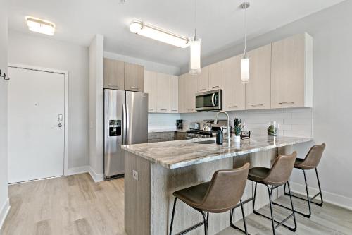 1BR Modern Living in Tranquil Scene