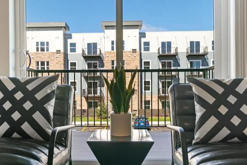 2BR Modern Living in Tranquil Scene