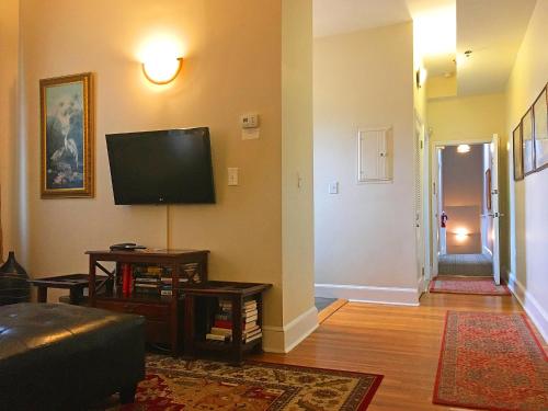 Morris House Hotel - Bed And Breakfast - image 4