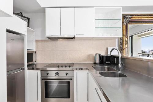 Waterfront Apartment in the Viaduct!