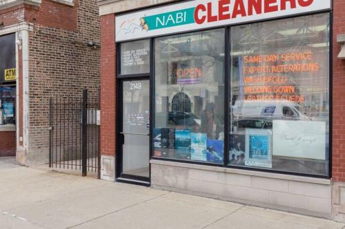 Updated Wicker Park 3BR with W&D by Zencity