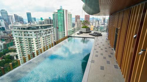 Swimming pool, Ceylonz Starlight Suites Bukit Bintang near Restaurant Yasin