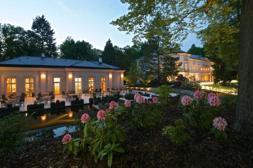 Zámek Ratměřice - Hotel & Resort