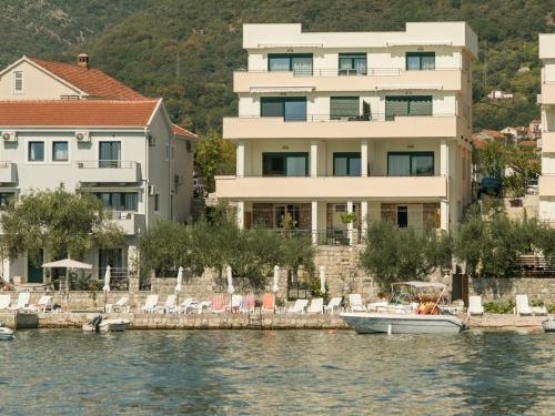 Apartments Tivat Obala - image 8