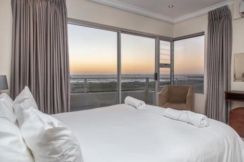 Spectacular Beachfront Apartment 3 Bedroom C101 Sea Spray