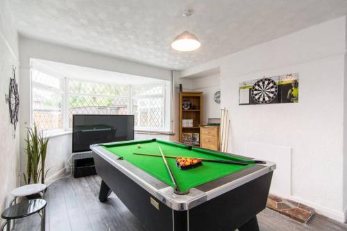 Hollington House With Games Room, Parking And Gardens, , Nottinghamshire