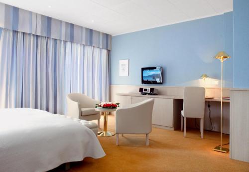 2 twin beds