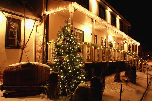 Les Ancetres Auberge & Restaurant in Boischatel (QC)