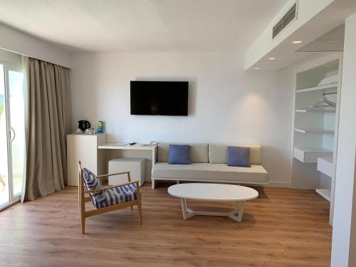 Blau Punta Reina Resort - image 7