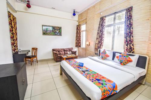 FabHotel Everest International
