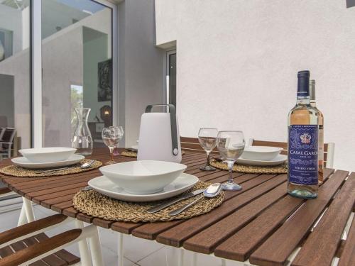 Villa Sena Lion - Splendid Contemporary 3 Bedroom Villa - Private Swimming Pool - Close to Beach - image 2