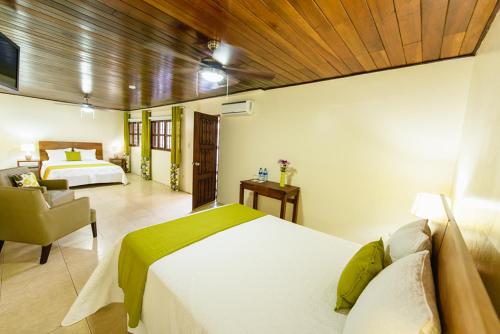 Hotel Flor De Sarta in León